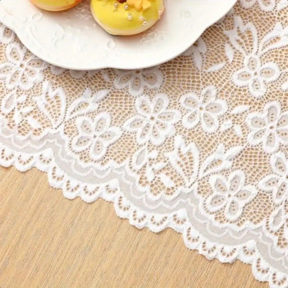 French Elegant Floral Cut-Out  – Christmas Table Runner Bewertung und Preis