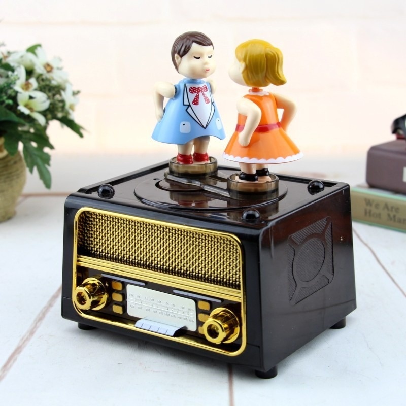 1Set Couple Kiss Music Box Bir – Snow Globe Musical Bewertung und Preis